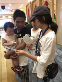 營銷部抄收組到交房現(xiàn)場開展繳費(fèi)渠道便民宣傳