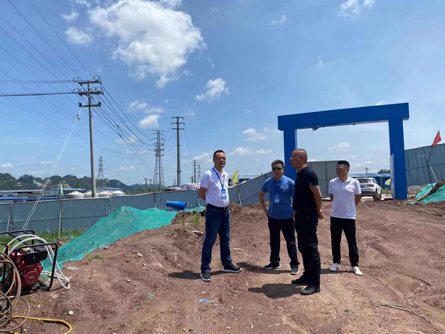 宜賓市公用事業(yè)服務(wù)集團籌備組組長(cháng)羅慶一行深入清源水務(wù)集團一線(xiàn)調研