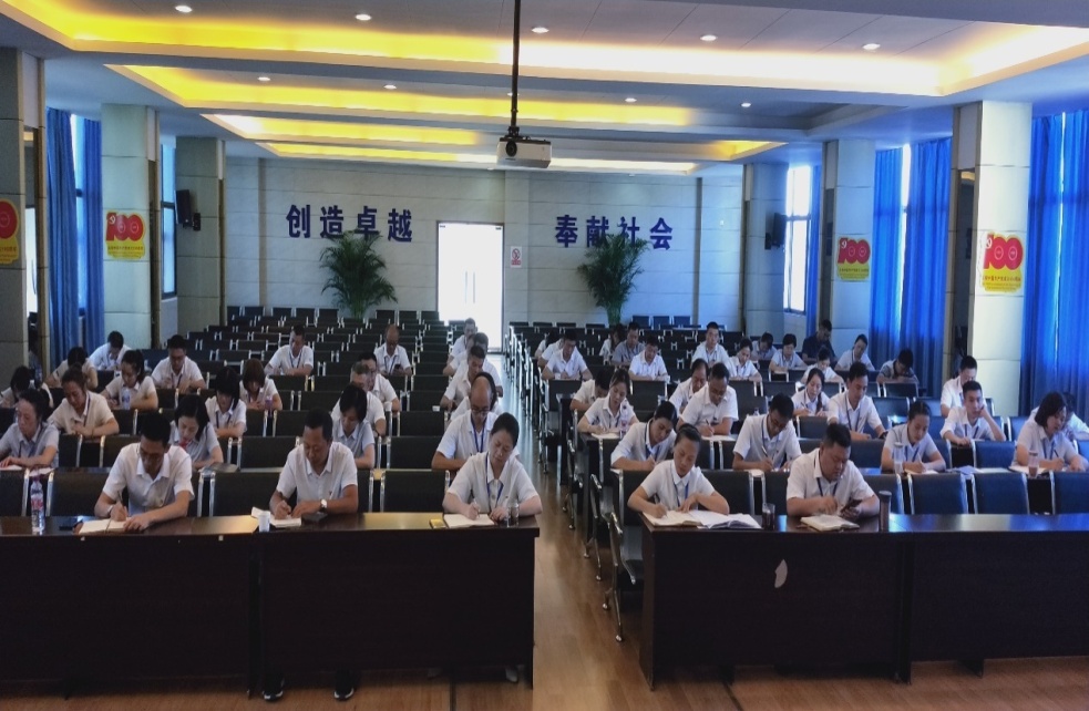 黨委委員、副總經(jīng)理劉林深入基層開(kāi)展黨規黨紀宣講暨廉潔黨課輔導