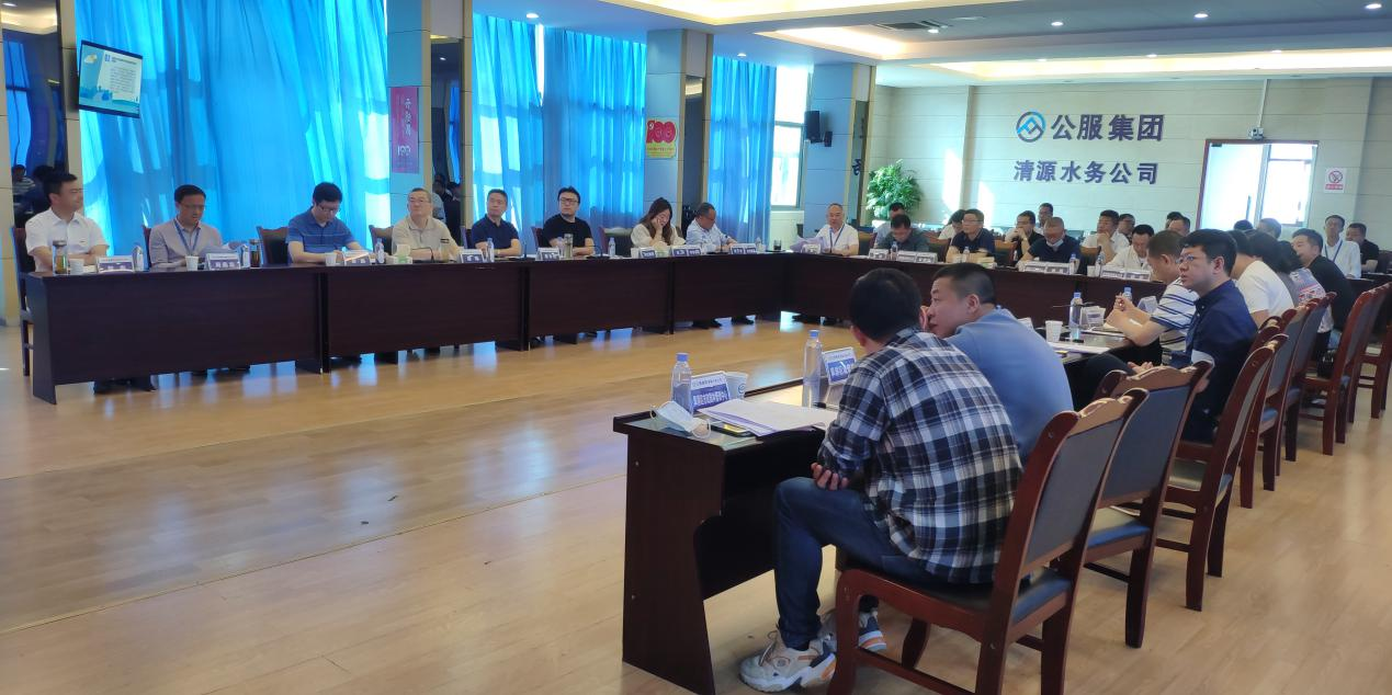 中心城區市政供水管線(xiàn)安全工作座談會(huì )在公服集團清源水務(wù)公司召開(kāi)
