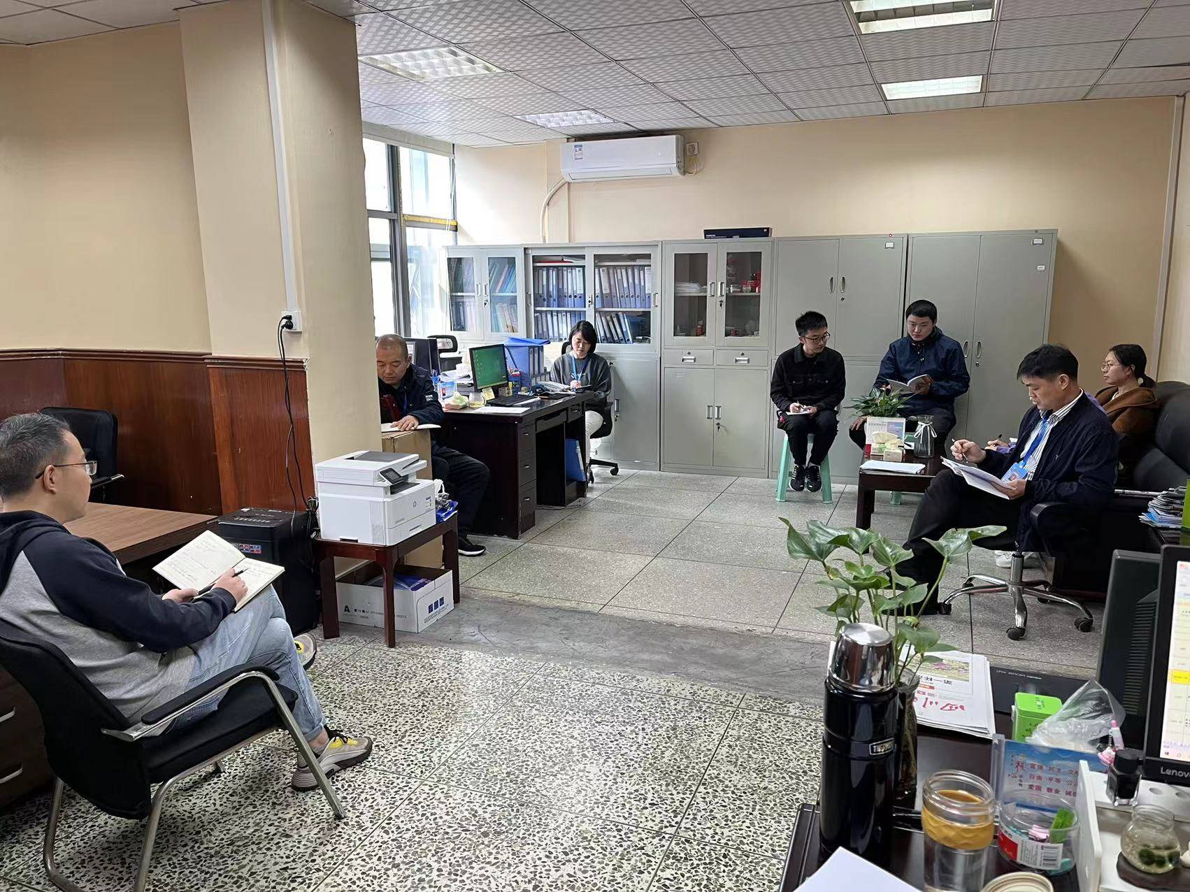 綜合部傳達落實(shí)黨風(fēng)廉政建設和反腐工作專(zhuān)題研究部署會(huì )議精神