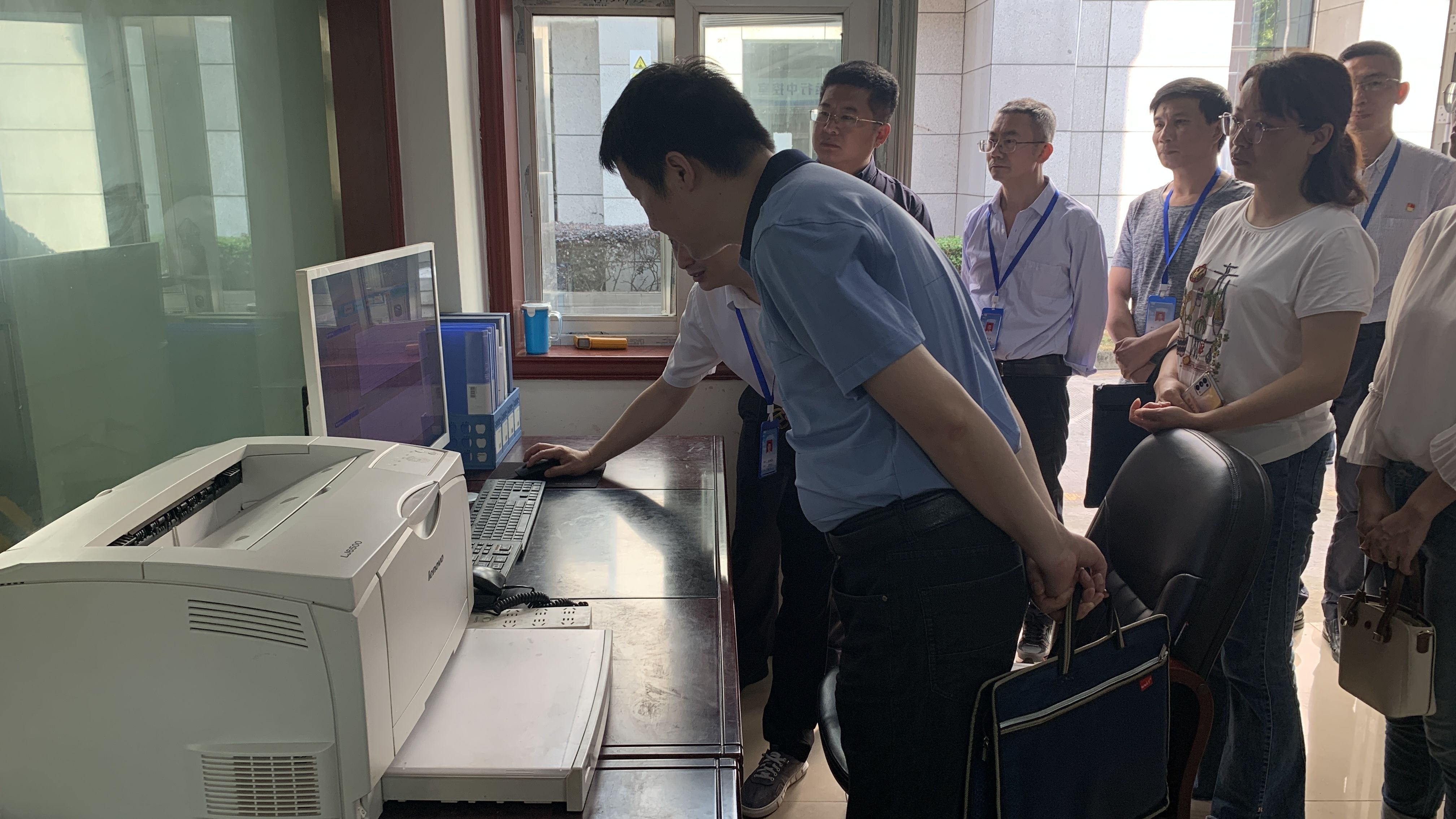 市公服集團黨委委員、監事會(huì )主席周威帶隊調研清源水務(wù)公司