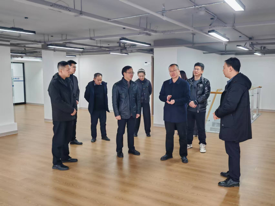市公服集團黨委副書(shū)記華毅到宜賓清嘉科技有限公司開(kāi)展調研工作