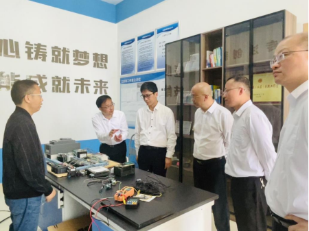 市國資委和市公服集團(tuán)領(lǐng)導(dǎo)到清源水務(wù)公司江宗丙工作室調(diào)研